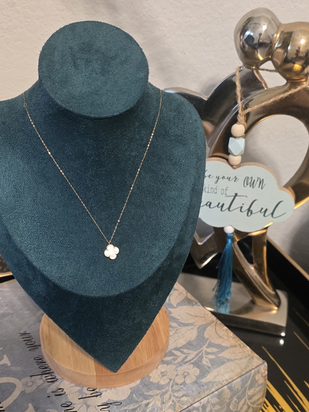 Real 18k Saudie Gold Mother Of Pearl Clover Necklace, Dainty